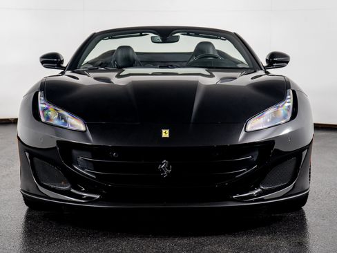 Used 2019 Ferrari Portofino image 23