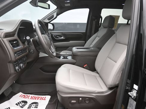 Used 2024 Chevrolet Tahoe Z71 w/ Luxury Package AWD/4WD image 18