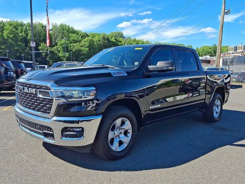 Used 2025 RAM 1500 Big Horn AWD/4WD image 3