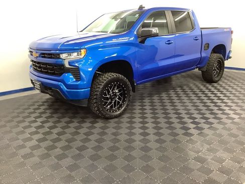 Used 2025 Chevrolet Silverado 1500 LT AWD/4WD image 1