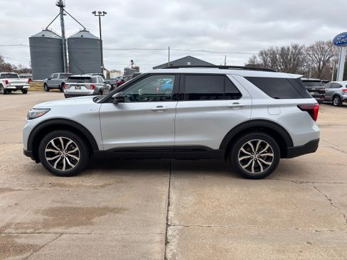 New 2026 Ford Explorer ST-Line image 5