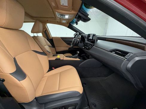 Used 2023 Lexus ES 300h w/ Premium Package image 11