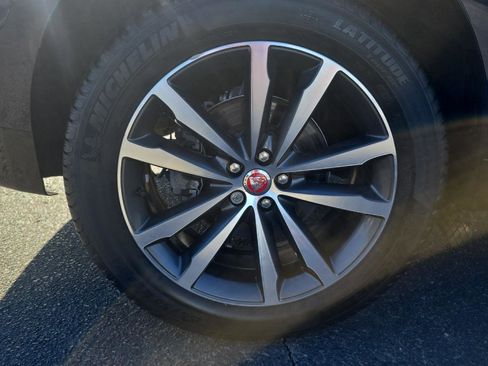 Used 2022 Jaguar F-PACE S image 5