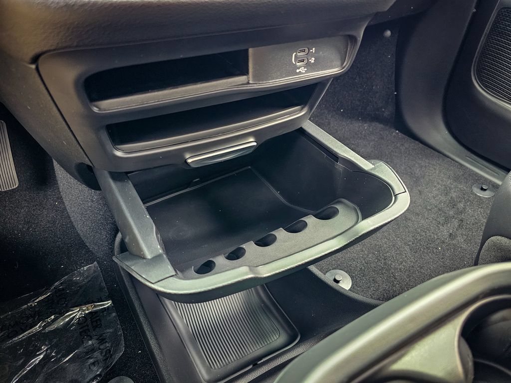 New 2027 Chrysler Pacifica Select AWD/4WD image 28