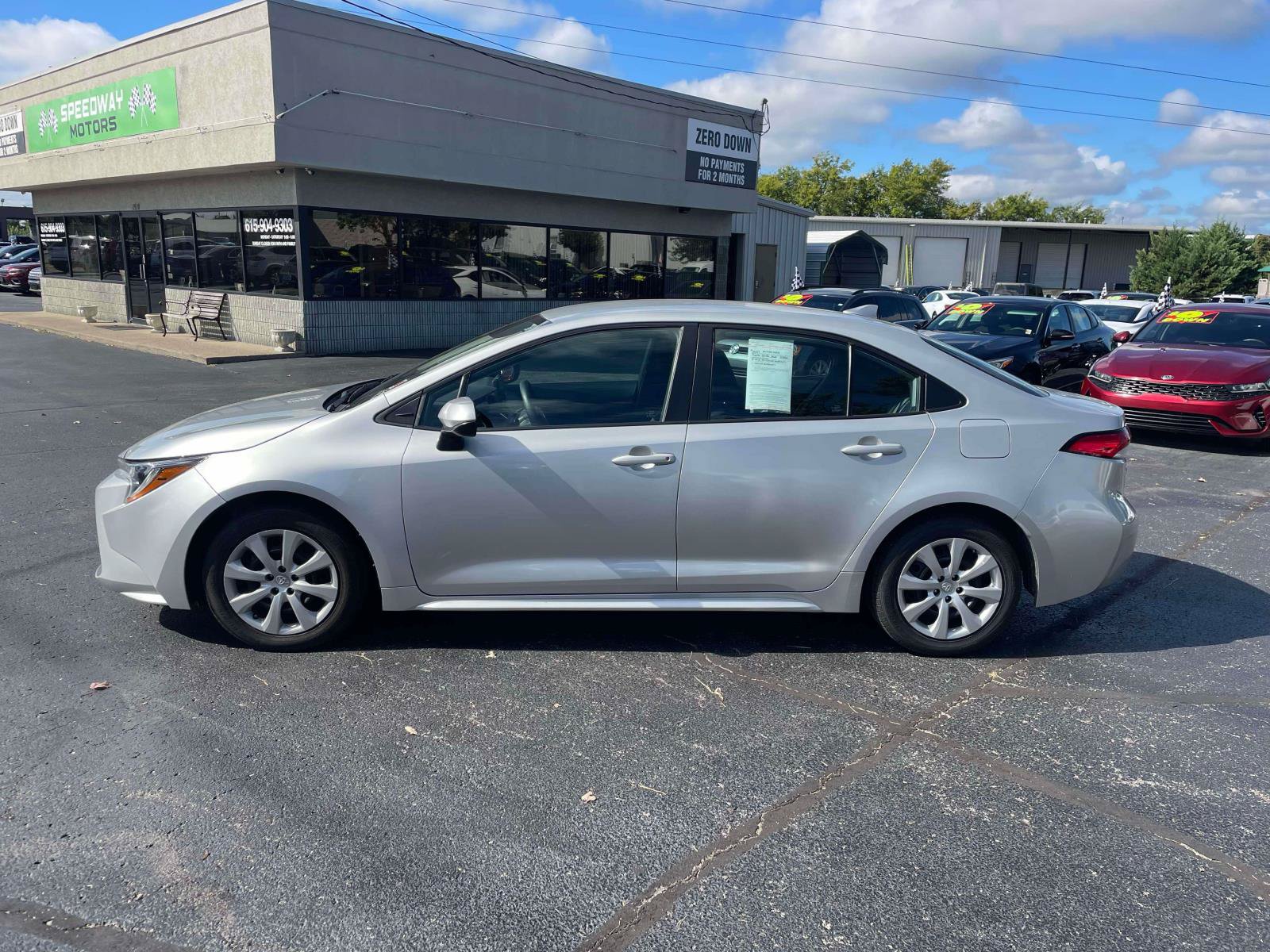 Used 2022 Toyota Corolla LE FWD image 4