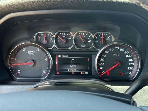 Used 2016 GMC Sierra 2500 SLT w/ Duramax Plus Package AWD/4WD image 24