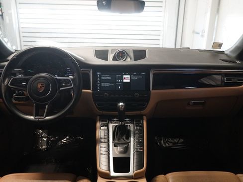 Used 2021 Porsche Macan Base image 15