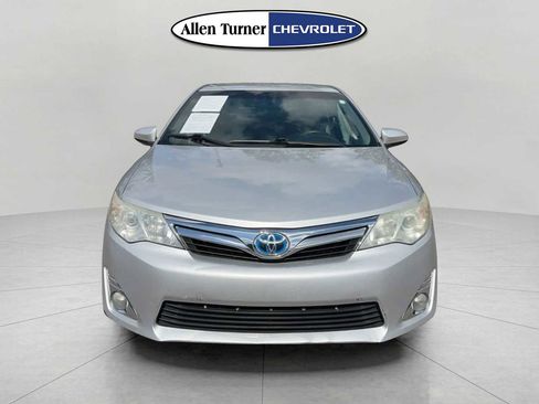 Used 2012 Toyota Camry XLE w/ Convenience Pkg FWD image 2