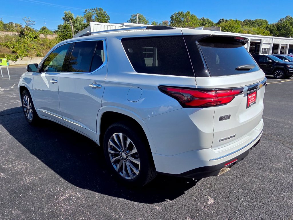Used 2023 Chevrolet Traverse Premier FWD image 6