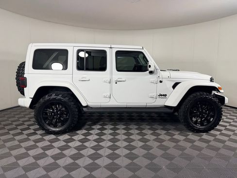 Used 2020 Jeep Wrangler Unlimited Sahara AWD/4WD image 7