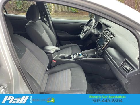 Used 2018 Nissan Leaf SV w/ SV Technology Package image 51