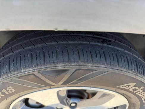 Used 2019 Jeep Cherokee Limited AWD/4WD image 20