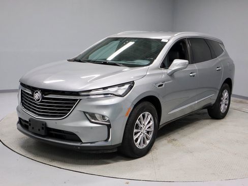 Used 2024 Buick Enclave Premium image 8
