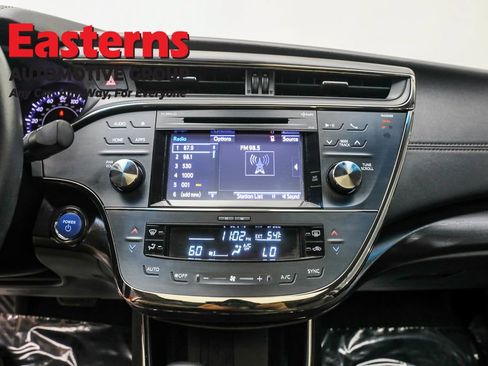 Used 2018 Toyota Avalon XLE Premium image 11