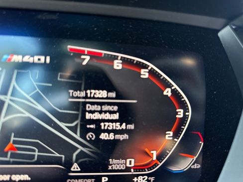 Used 2023 BMW Z4 M40i w/ Premium Package image 2