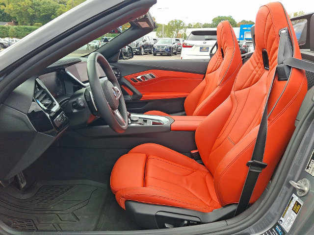 Used 2024 BMW Z4 sDrive30i w/ Premium Package RWD image 2
