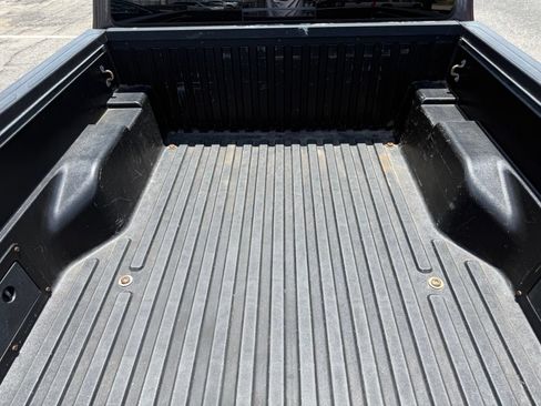Used 2018 Toyota Tacoma SR5 AWD/4WD image 11