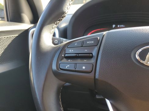 Used 2024 Hyundai Venue SEL image 21