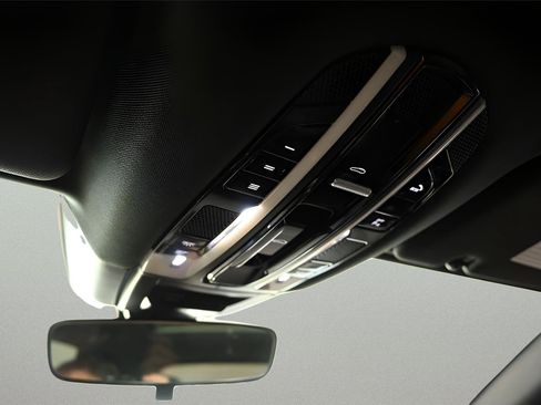Used 2019 Porsche Cayenne AWD/4WD image 34