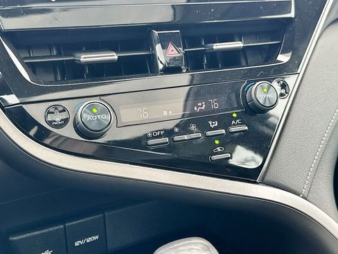 Used 2021 Toyota Camry XSE FWD image 28
