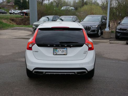 Used 2018 Volvo V60 T5 Cross Country AWD/4WD image 6