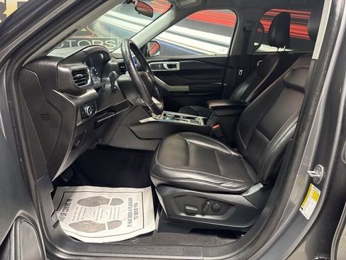 Used 2023 Ford Explorer XLT w/ Equipment Group 202A image 8