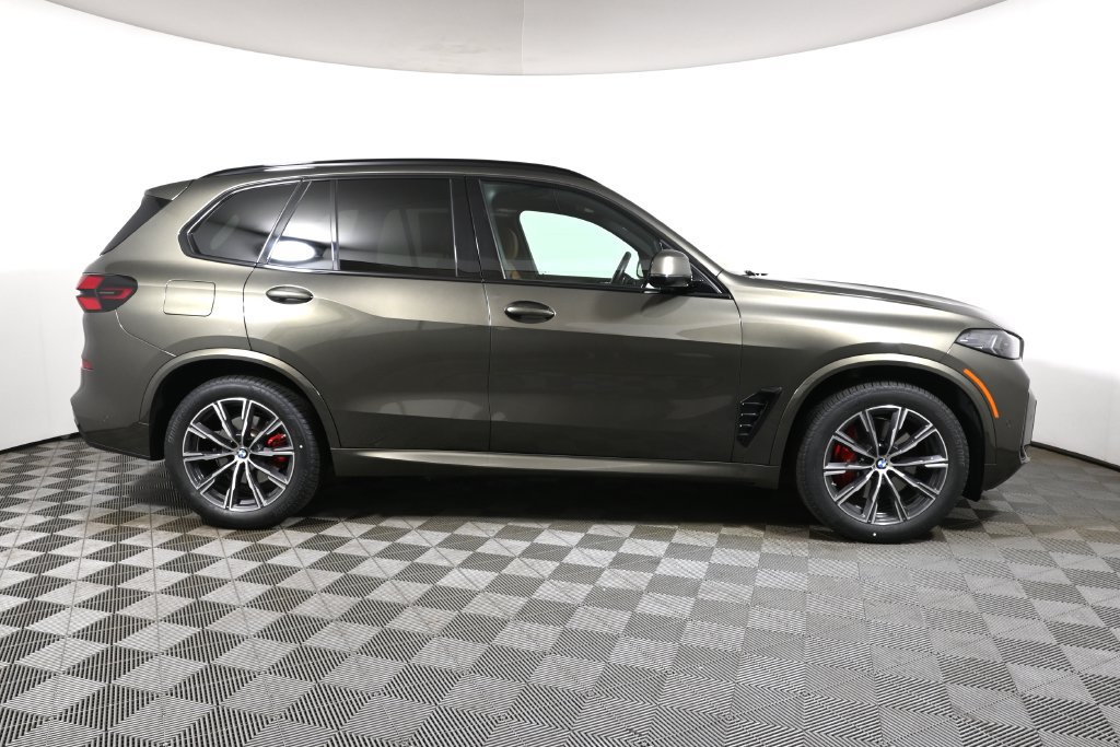 Certified 2025 BMW X5 xDrive40i w/ M Sport Package AWD/4WD image 8