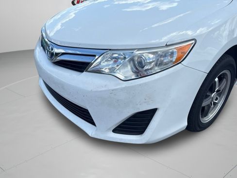 Used 2012 Toyota Camry LE FWD image 34