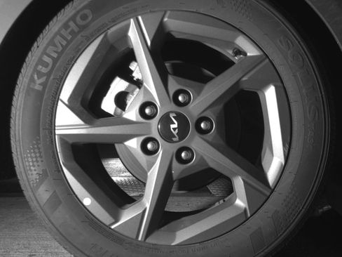 Used 2025 Kia K4 LXS image 15