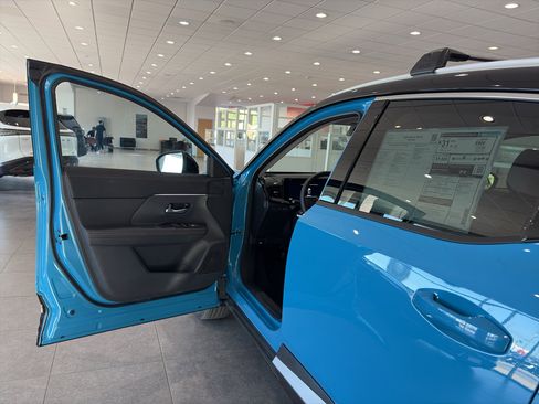 New 2026 Nissan Kicks SR w/ Cold Weather Package image 18