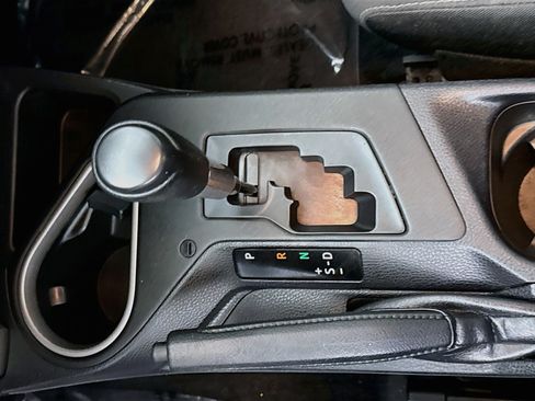 Used 2017 Toyota RAV4 LE FWD image 20
