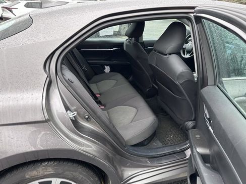 Used 2022 Toyota Camry LE image 9