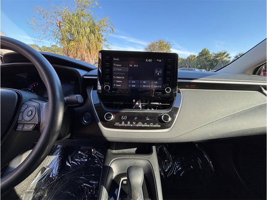 Used 2022 Toyota Corolla LE FWD image 11