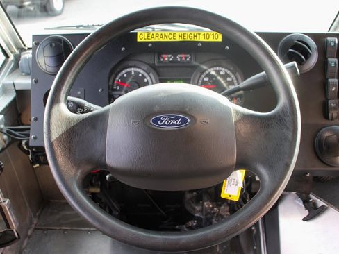 Used 2019 Ford E-450 and Econoline 450 Super Duty image 24