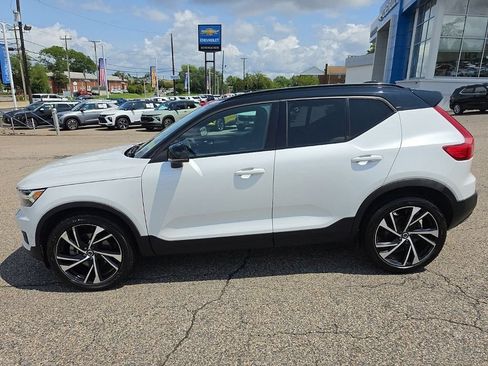 Used 2019 Volvo XC40 T5 R-Design AWD/4WD image 7