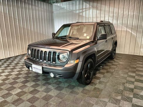 Used 2015 Jeep Patriot Sport w/ Power Value Group image 4