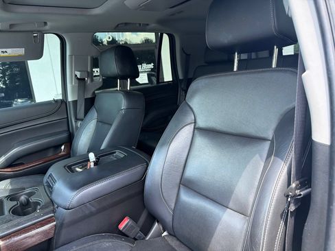 Used 2020 GMC Yukon SLT w/ Premium Edition AWD/4WD image 3