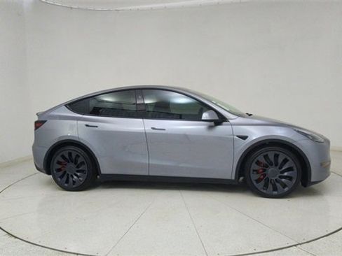 Used 2025 Tesla Model Y Performance image 62