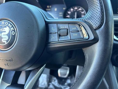 Used 2022 Alfa Romeo Stelvio Ti image 22