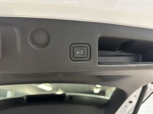 Certified 2024 Chevrolet Equinox LT w/ LPO, Floor Liner Package image 23