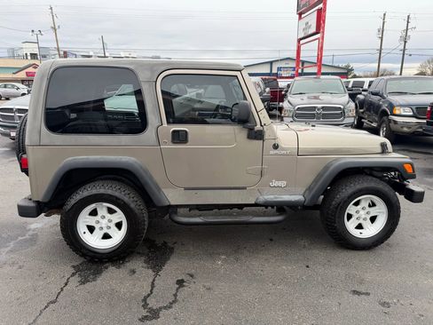 Used 2004 Jeep Wrangler 4WD w/ Dual Top Group image 7