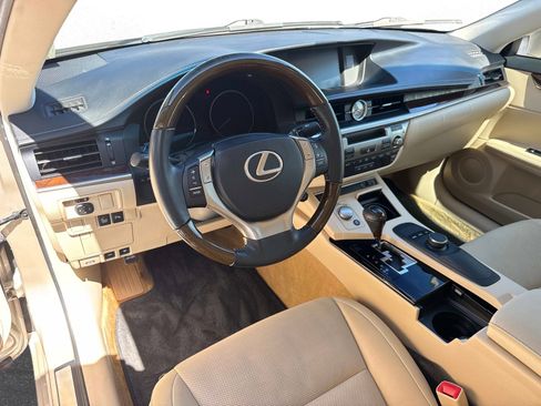 Used 2015 Lexus ES 350 w/ Premium Package FWD image 21