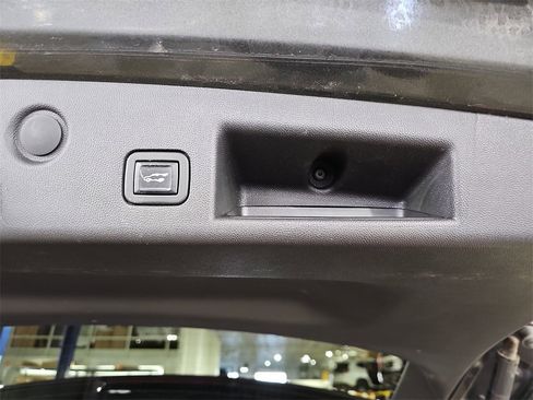 Certified 2021 Chevrolet Equinox LT image 14