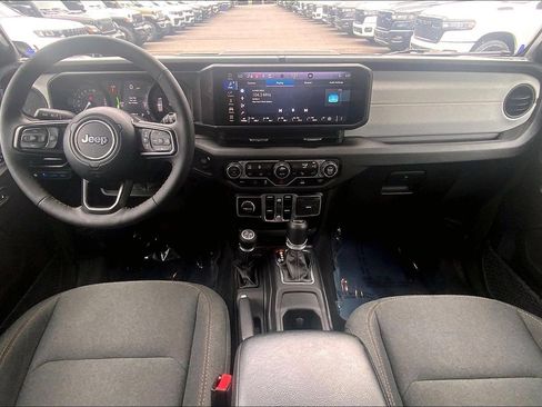 Used 2024 Jeep Wrangler Unlimited w/ Convenience Group AWD/4WD image 14