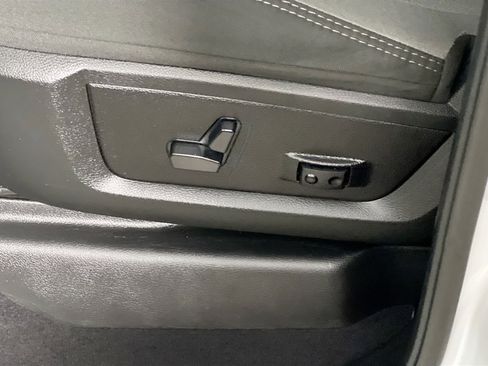 Used 2024 RAM 3500 Big Horn image 15