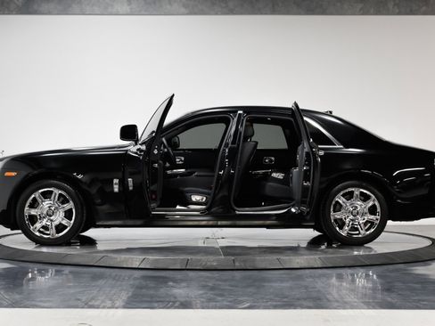 Used 2011 Rolls-Royce Ghost image 25
