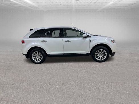Used 2014 Lincoln MKX AWD w/ Equipment Group 101A image 14