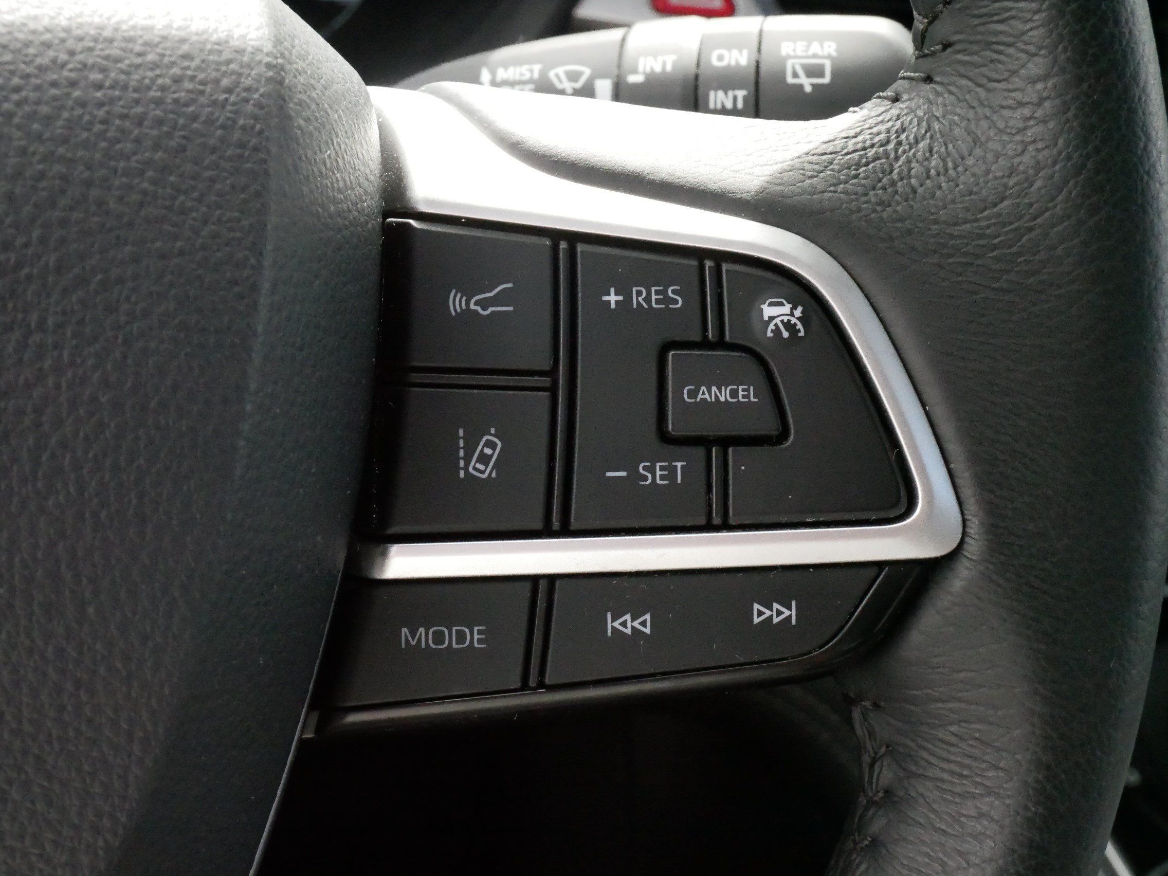 Certified 2025 Toyota Sienna XLE w/ XLE Plus Package AWD/4WD image 26