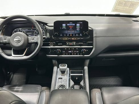 Used 2023 Nissan Pathfinder SL AWD/4WD image 10