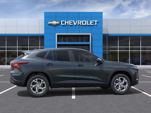 New 2026 Chevrolet Trax LS w/ LS Convenience Package FWD image 29